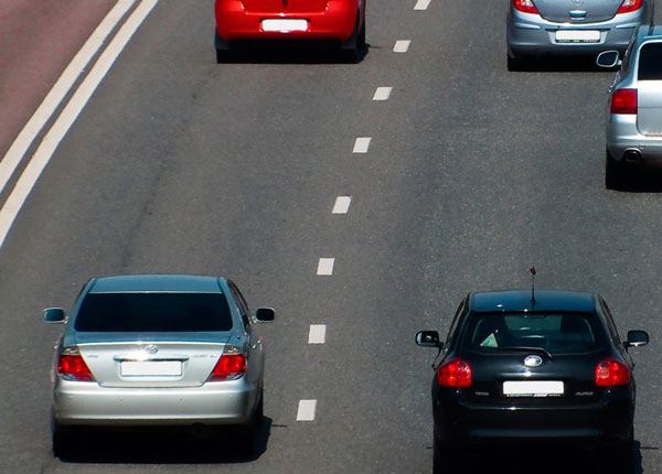 Situaciones en las que Se Permite Rebasar a Otros Vehículos