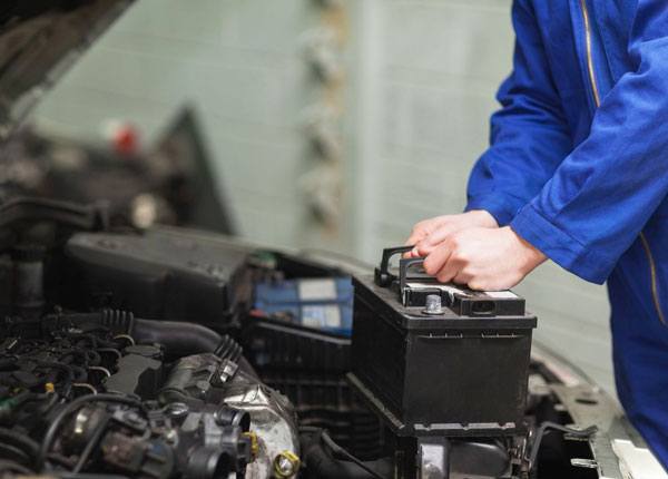 Oportunidades perdidas en el servicio de baterías de coche en los talleres