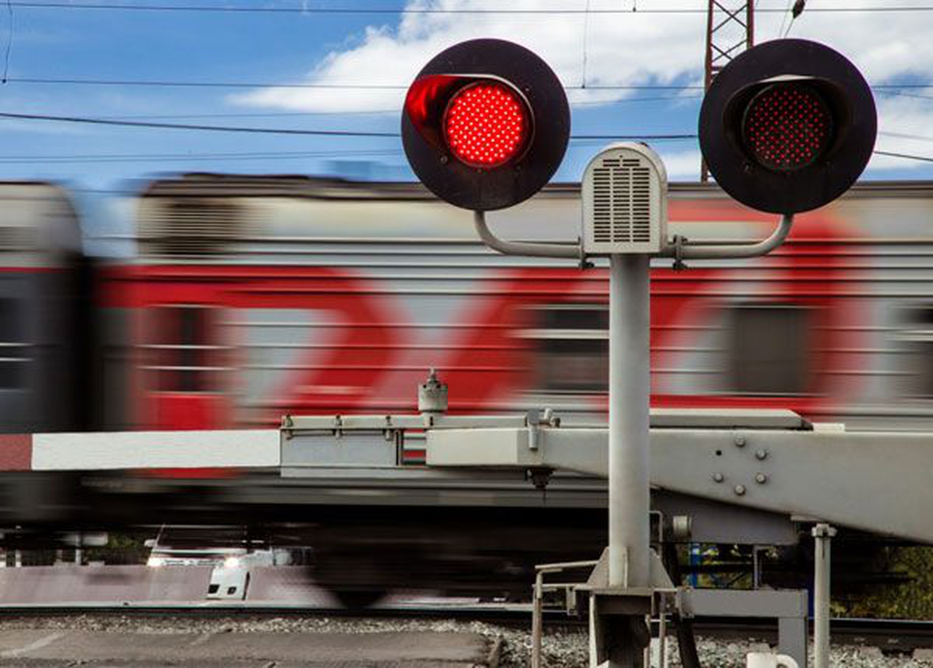 Right of Way Rules at Railroad Crossings